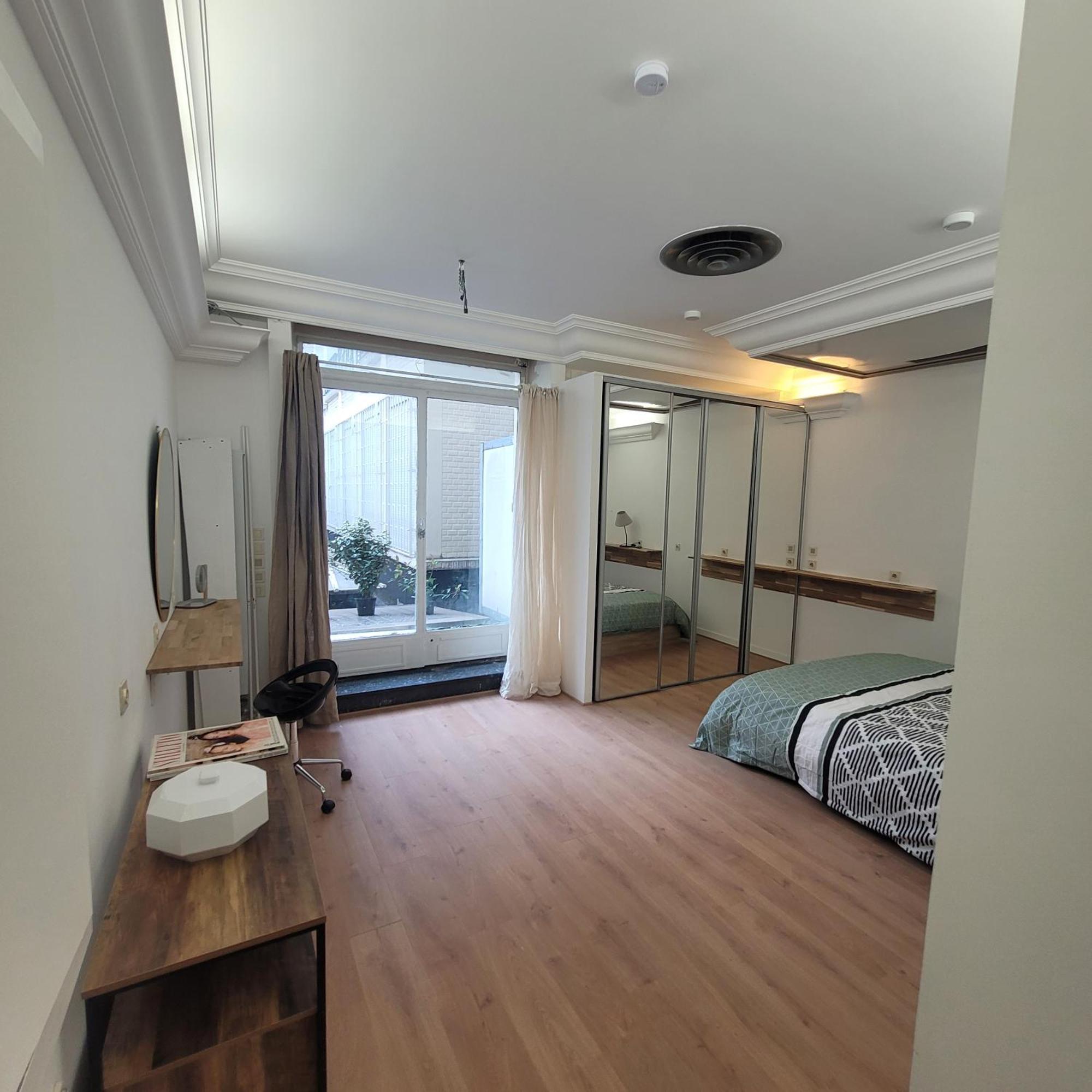 Bel Appartement Champs Elysees Avec 2 Chambres Paris Exterior photo