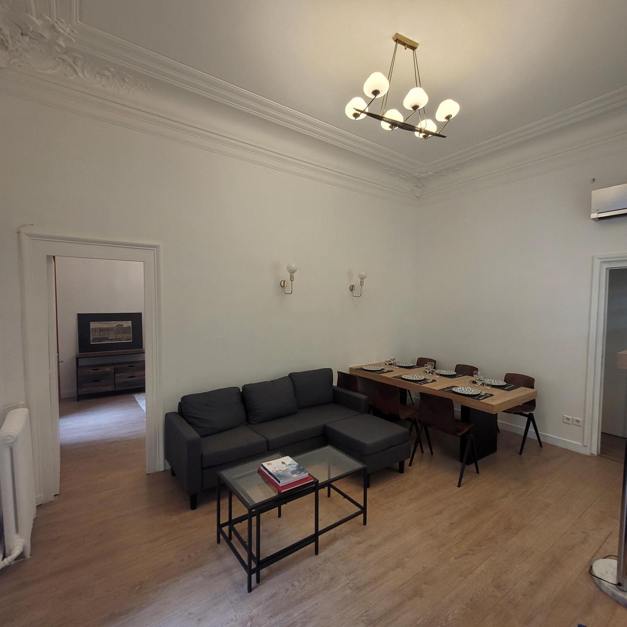 Bel Appartement Champs Elysees Avec 2 Chambres Paris Exterior photo