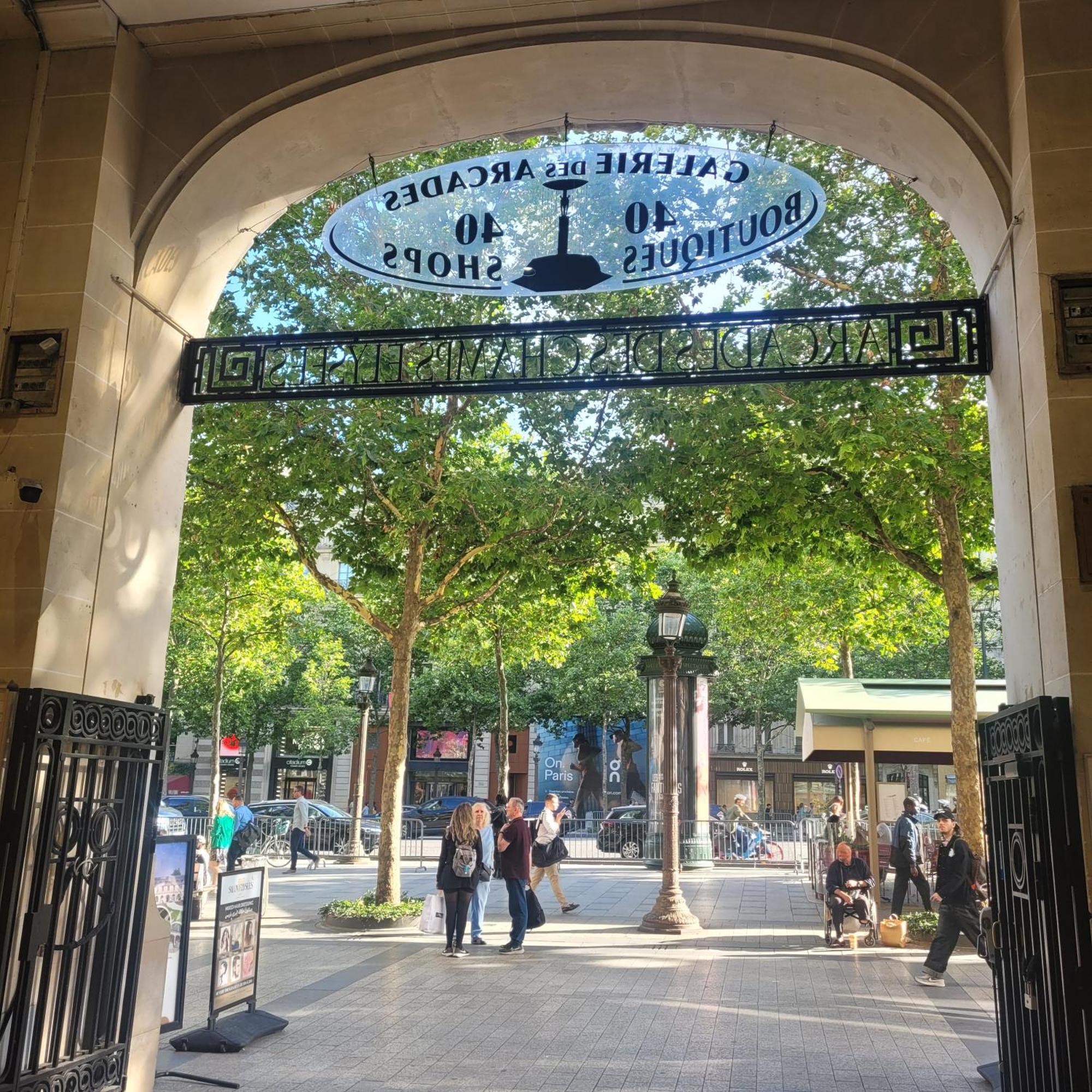 Bel Appartement Champs Elysees Avec 2 Chambres Paris Exterior photo